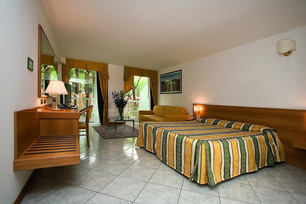 Hotel Capri Bardolino Kamer foto